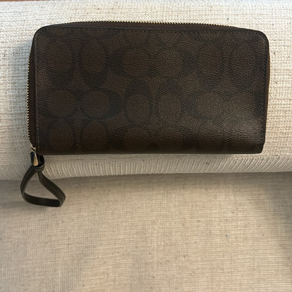 Coach zip around wallet. NWOT. Carried once. - Picture 3 of 4